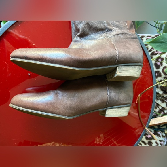 Creation soft leather knee-high pull-on stretch boots w/heel - Picture 9 of 10